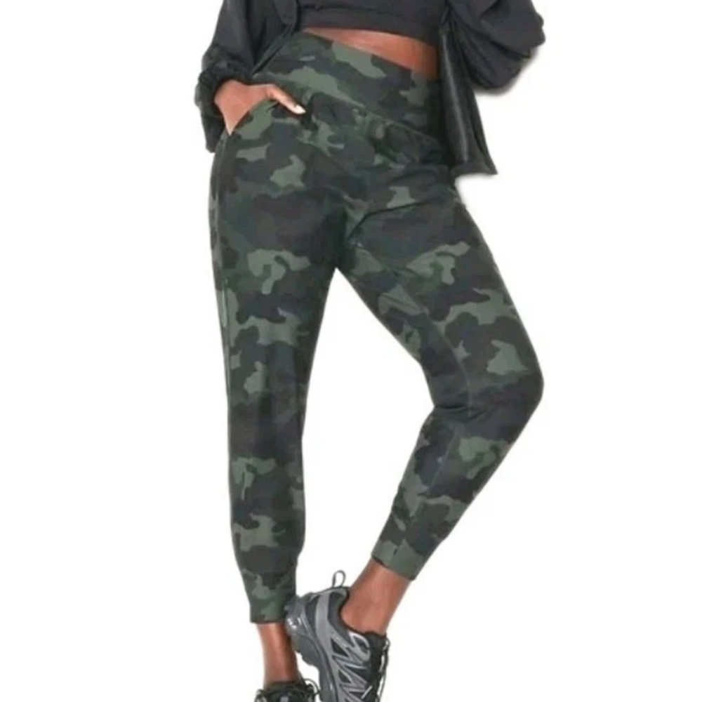 Old Navy Active High Rise Jogger Pants Woman Large Green Camo Powersoft Go Dry